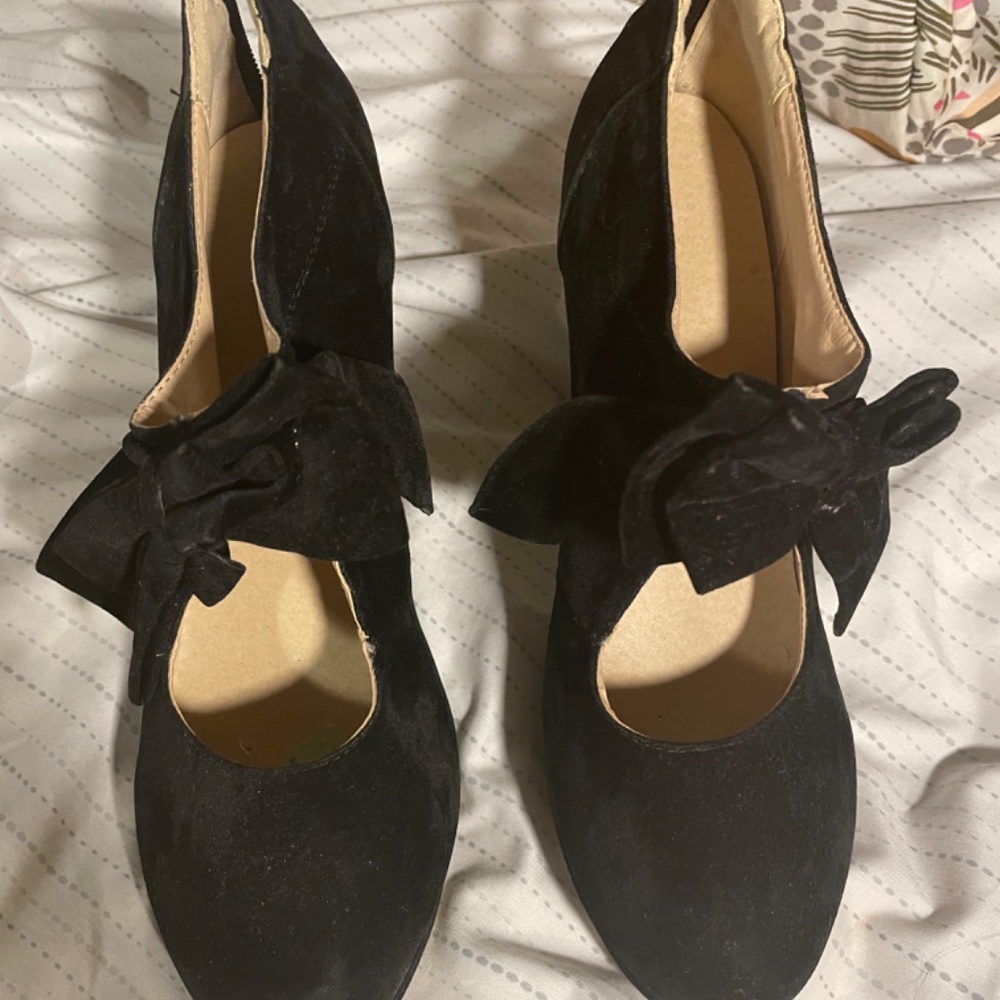 Shoes - Picture 2 of 2
